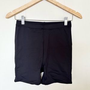Skims swim mid waist short